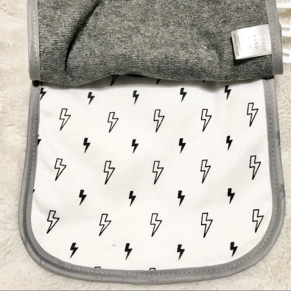 🆕3pk Reversible Baby Bibs MOM THINKS SHE’S IN CHARGE - Picture 5 of 5